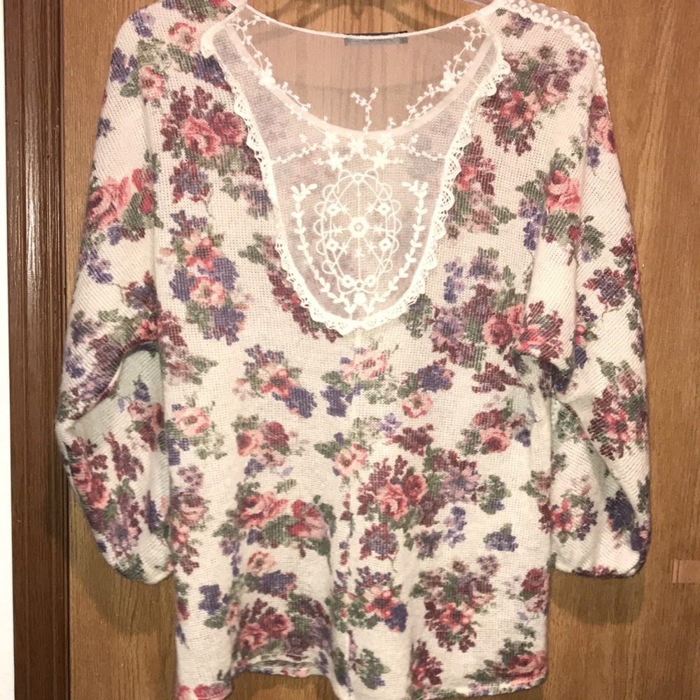 XXL Silk Italian Floral/Lace Back Sweater Perfect